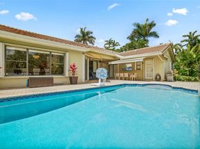 11021 NW 7th St, Plantation FL 33324