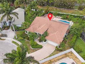 11021 NW 7th St, Plantation FL 33324