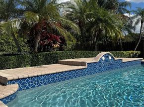 11021 NW 7th St, Plantation FL 33324