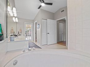 11021 NW 7th St, Plantation FL 33324