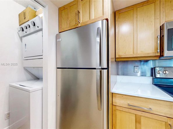 770 Claughton Island Dr 1012, Miami FL 33131