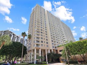 770 Claughton Island Dr 1012, Miami FL 33131