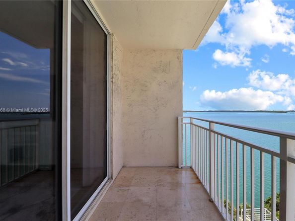 770 Claughton Island Dr 1012, Miami FL 33131