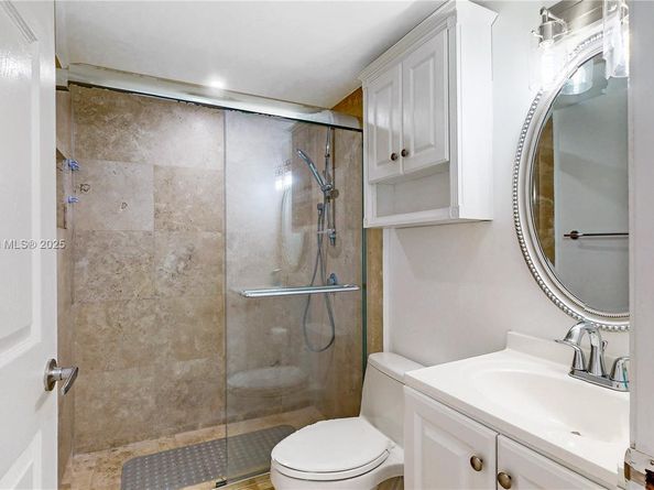 770 Claughton Island Dr 1012, Miami FL 33131