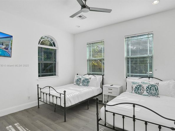 1207 SW 21st St, Fort Lauderdale FL 33315