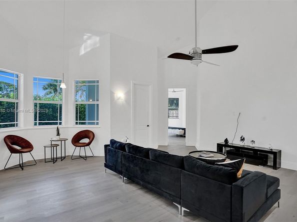 1207 SW 21st St, Fort Lauderdale FL 33315