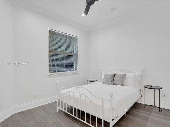 1207 SW 21st St, Fort Lauderdale FL 33315