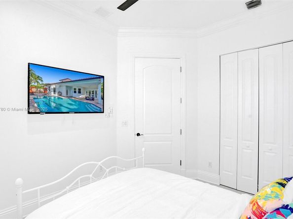 1207 SW 21st St, Fort Lauderdale FL 33315