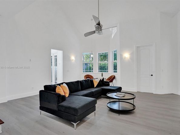 1207 SW 21st St, Fort Lauderdale FL 33315