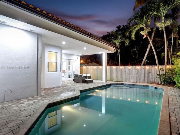 1207 SW 21st St, Fort Lauderdale FL 33315