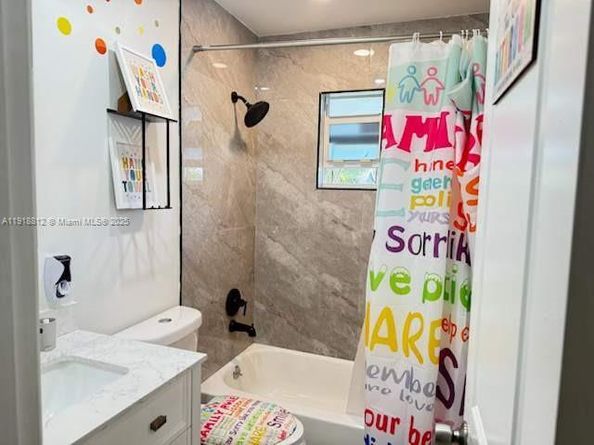 7523 SW 7th Pl, North Lauderdale FL 33068