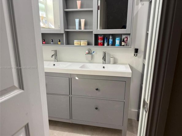 7523 SW 7th Pl, North Lauderdale FL 33068