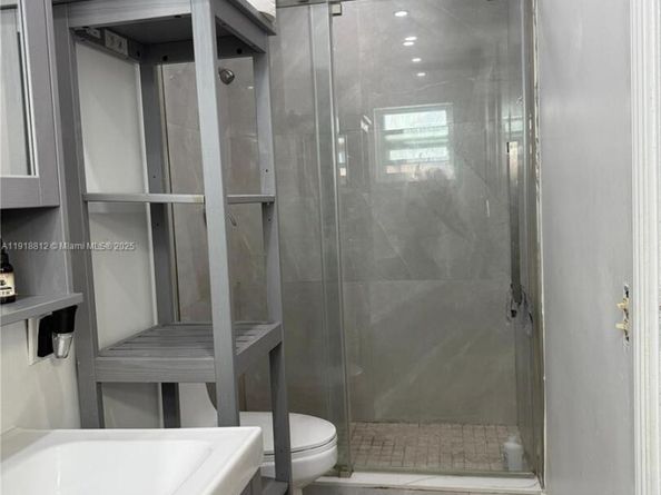 7523 SW 7th Pl, North Lauderdale FL 33068