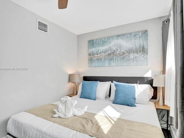 1431 Dewey St, Hollywood FL 33020