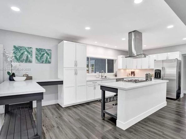 1431 Dewey St, Hollywood FL 33020