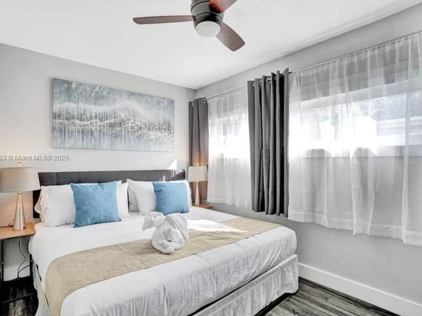 1431 Dewey St, Hollywood FL 33020