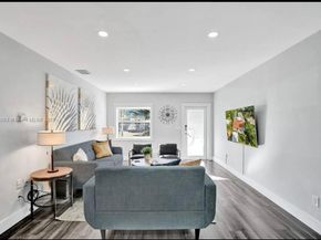 1431 Dewey St, Hollywood FL 33020