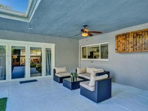 1431 Dewey St, Hollywood FL 33020