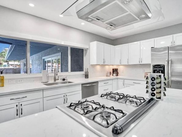 1431 Dewey St, Hollywood FL 33020