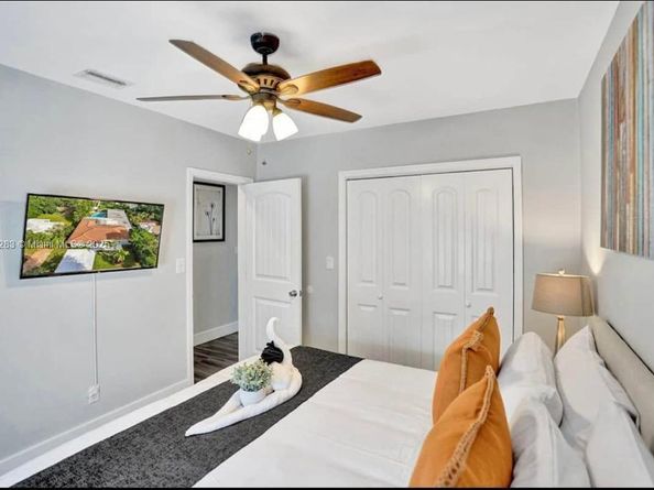 1431 Dewey St, Hollywood FL 33020