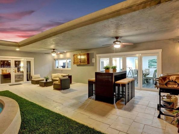 1431 Dewey St, Hollywood FL 33020