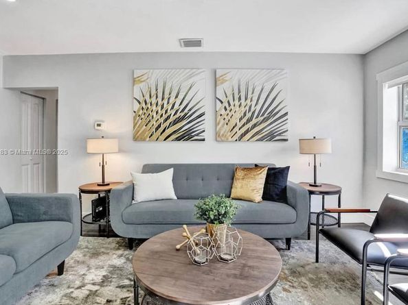 1431 Dewey St, Hollywood FL 33020