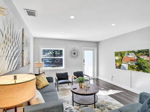 1431 Dewey St, Hollywood FL 33020