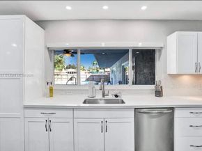 1431 Dewey St, Hollywood FL 33020