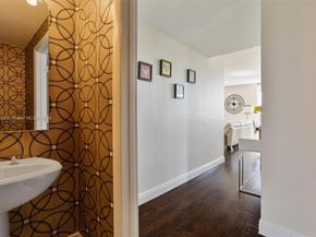 244 Biscayne Blvd 1803, Miami FL 33132