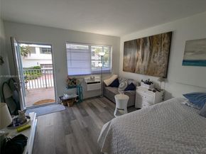 158 Ocean Dr 203, Miami Beach FL 33139