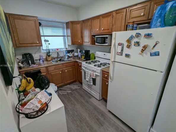 158 Ocean Dr 203, Miami Beach FL 33139