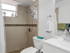 9459 SW 76th St R7, Miami FL 33173