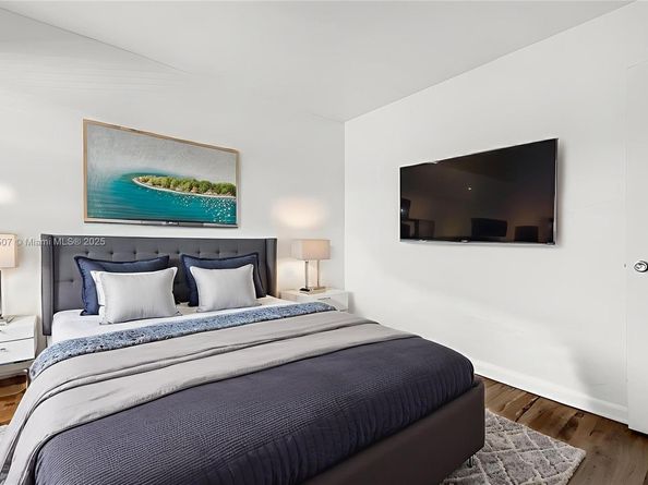 9459 SW 76th St R7, Miami FL 33173