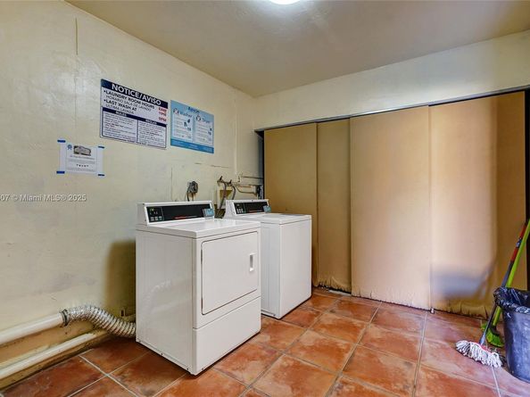 9459 SW 76th St R7, Miami FL 33173