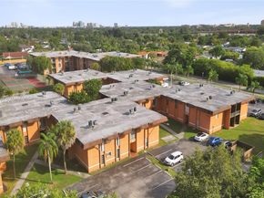 9459 SW 76th St R7, Miami FL 33173