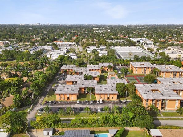 9459 SW 76th St R7, Miami FL 33173