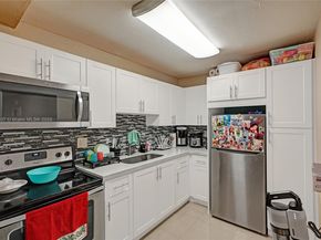 9459 SW 76th St R7, Miami FL 33173