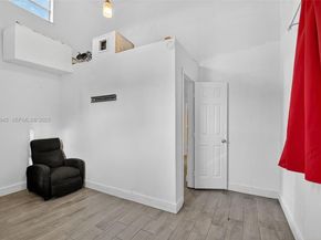 1368 11th St, West Palm Beach FL 33401