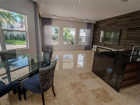 822 Meridian Ln, Hollywood FL 33019