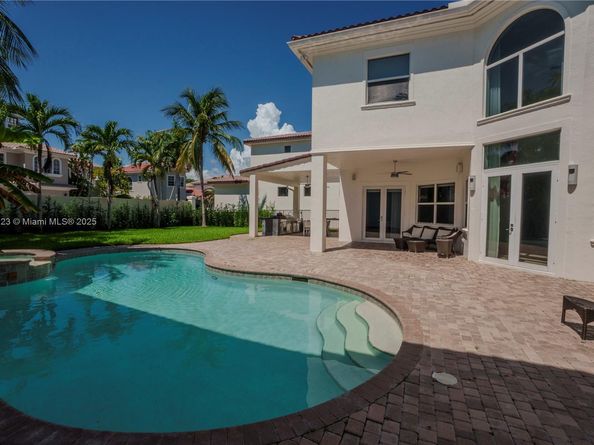 822 Meridian Ln, Hollywood FL 33019