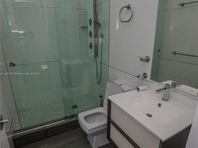 822 Meridian Ln, Hollywood FL 33019
