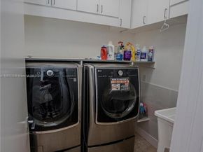 822 Meridian Ln, Hollywood FL 33019