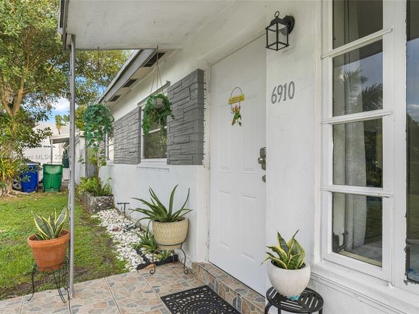 6910 SW 24th Ct, Miramar FL 33023