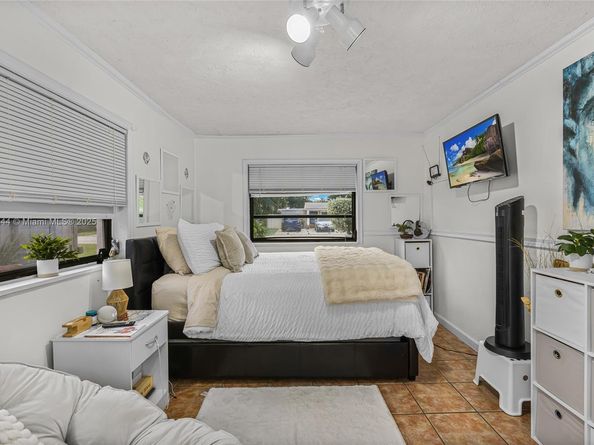 6910 SW 24th Ct, Miramar FL 33023