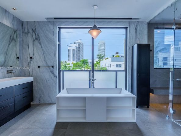 350 Meridian Ave PH, Miami Beach FL 33139