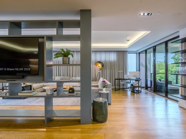 350 Meridian Ave PH, Miami Beach FL 33139
