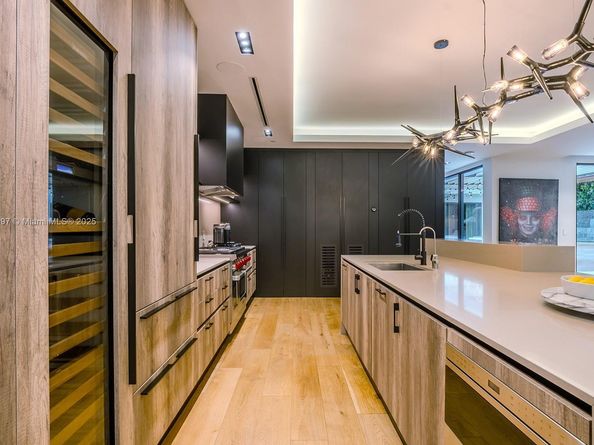 350 Meridian Ave PH, Miami Beach FL 33139