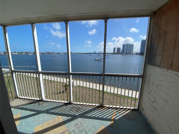 2920 Point East Dr N311, Aventura FL 33160