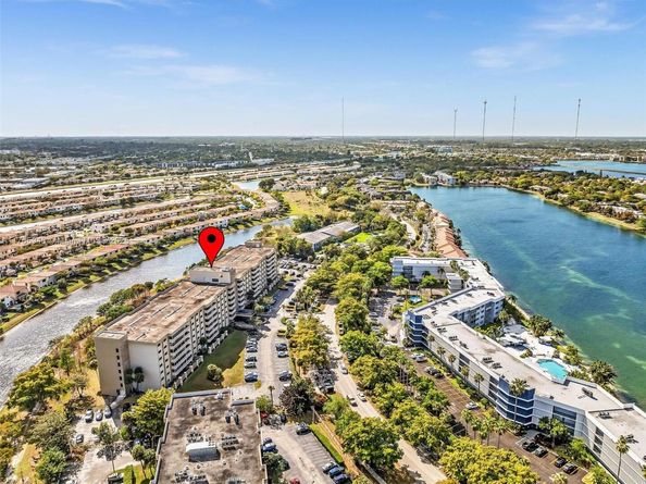 800 NE 195th St 716, Miami FL 33179