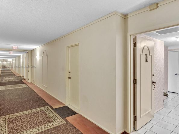 800 NE 195th St 716, Miami FL 33179